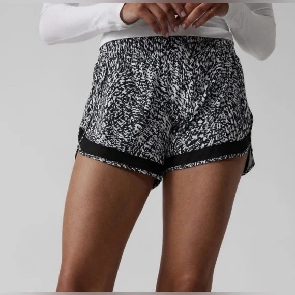 Athleta Pants - NAME YOUR PRICE • Athleta Printed Mesh Racer Run Short 4” Black White Sz Medium
